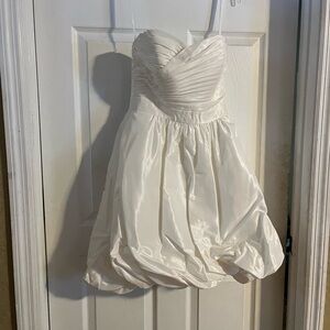 David's Bridal White Strapless Wedding Dress